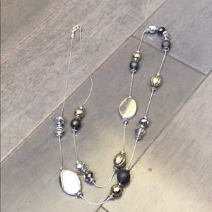 Long bead & chain necklace.